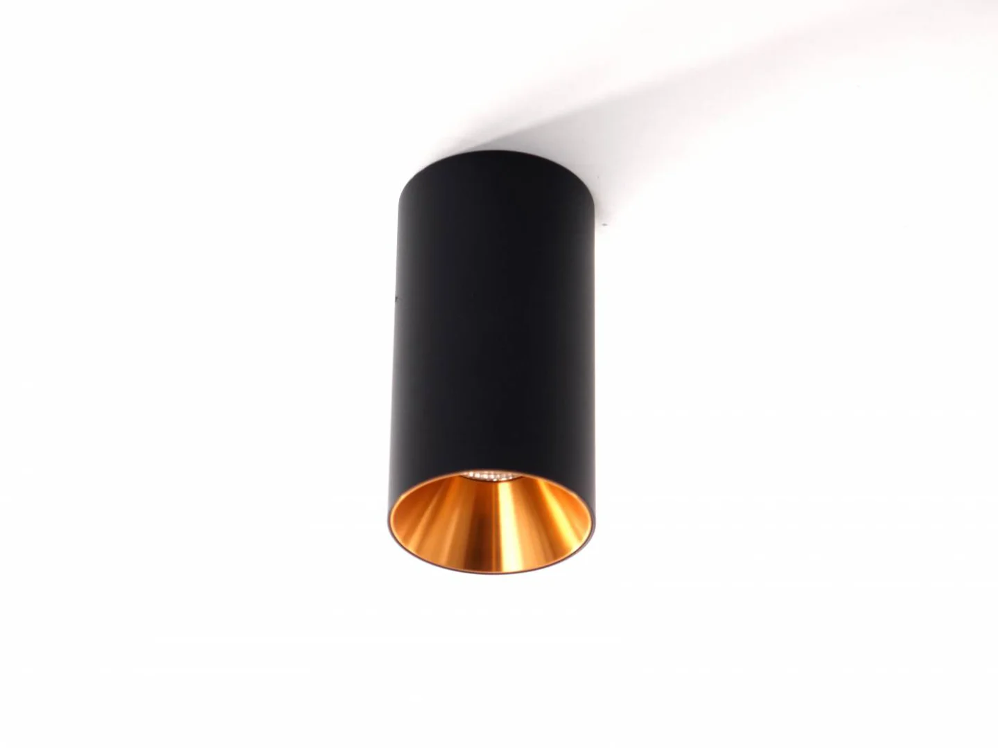 opbouwspot-cilinder-zwart-goud.