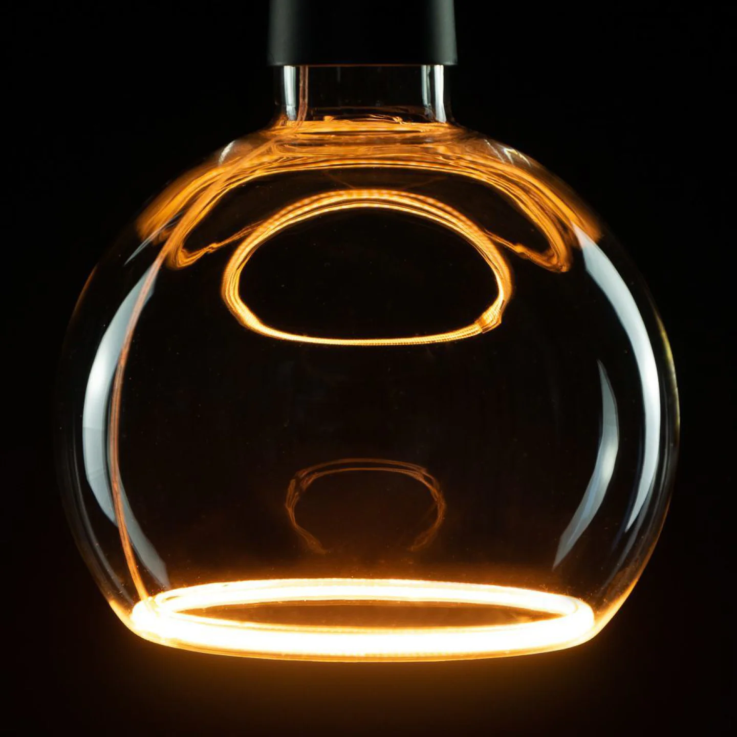 Floating-bulb-Smokey.
